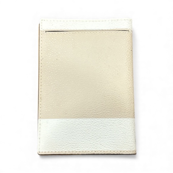 Kate Spade Beige and White passport holder - Picture 3 of 4